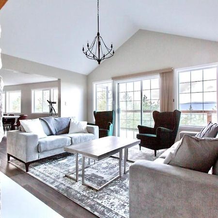 Stunning Home With Amazing Views Near The City Victoria Exteriör bild