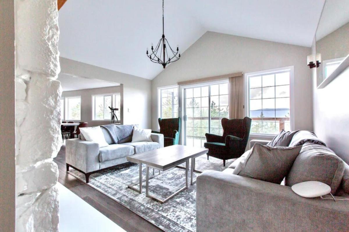 Stunning Home With Amazing Views Near The City Victoria Exteriör bild