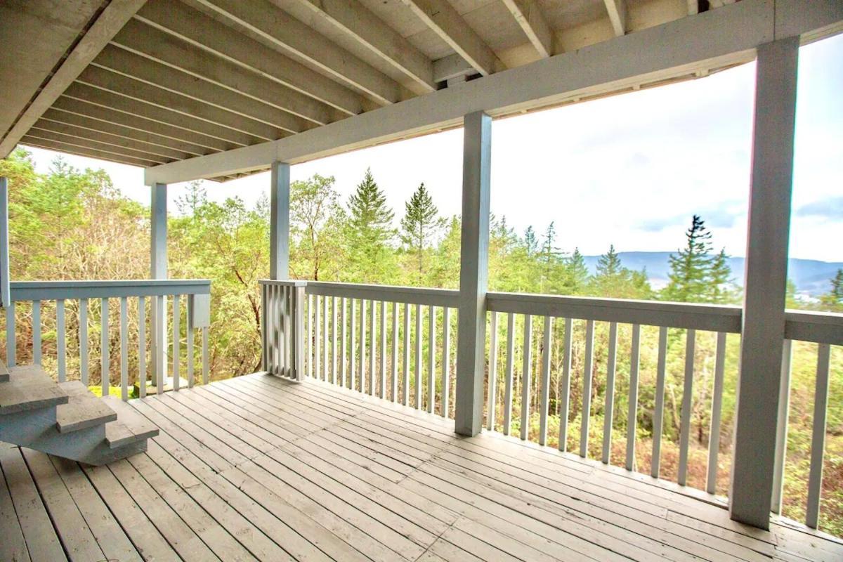 Stunning Home With Amazing Views Near The City Victoria Exteriör bild