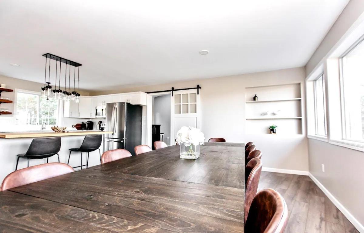 Stunning Home With Amazing Views Near The City Victoria Exteriör bild