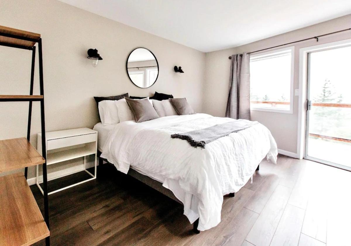 Stunning Home With Amazing Views Near The City Victoria Exteriör bild